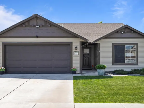 4902 NW Commons Dr, Pasco, WA 99301