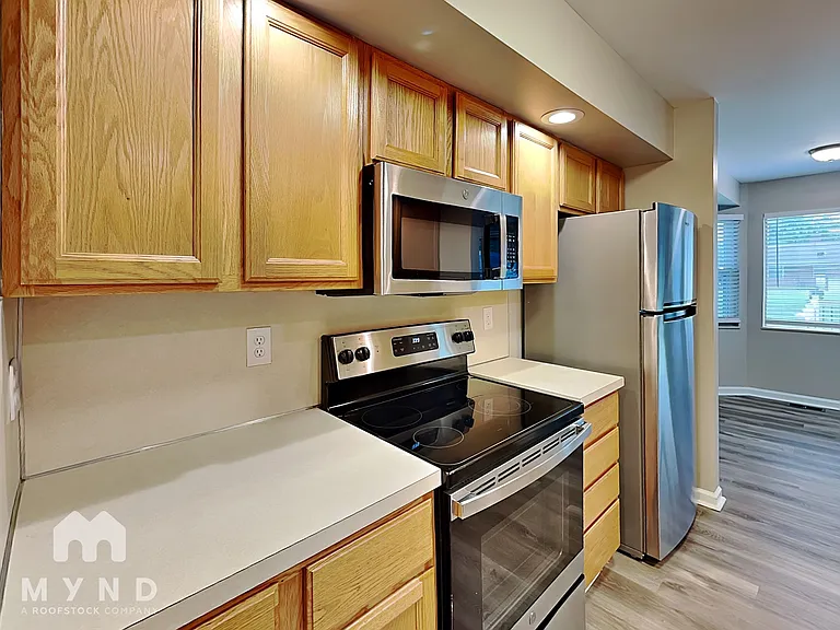 83 Woodrow Ave — Photo 7