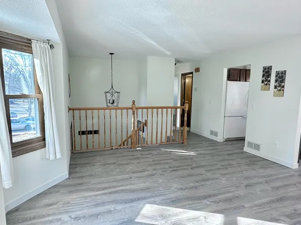 873 104th Ave NW, Coon Rapids, MN 55433