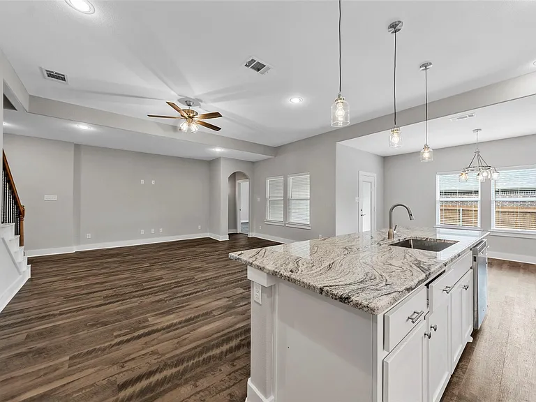 505 Ellis Place Dr — Photo 9