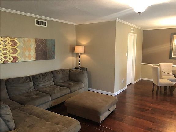 3rd image of 5214 Gulfport Dr