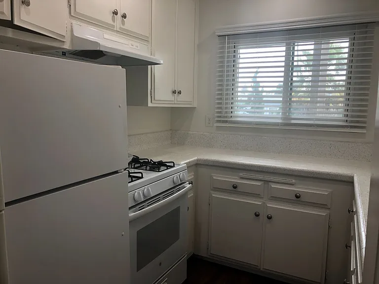 2631 A Street — Photo 2