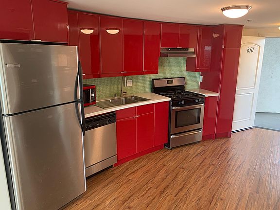 4th image of 2234 Brant St #B10