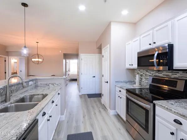 11500 E COCHISE Drive #2011, Scottsdale, AZ 85259