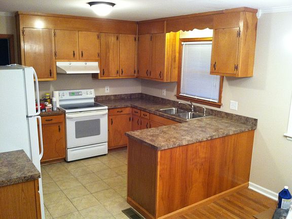 2nd image of 17 Rumson Ave