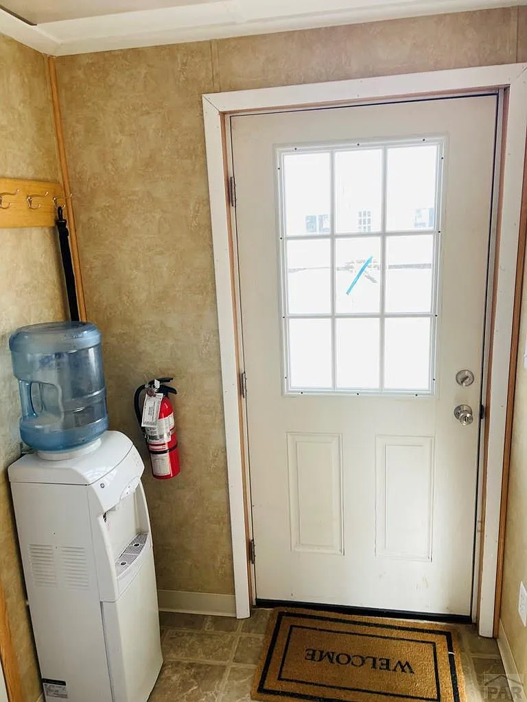 806 Aspen St — Photo 1