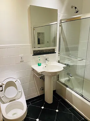 Rented by Bank Neary | media 17