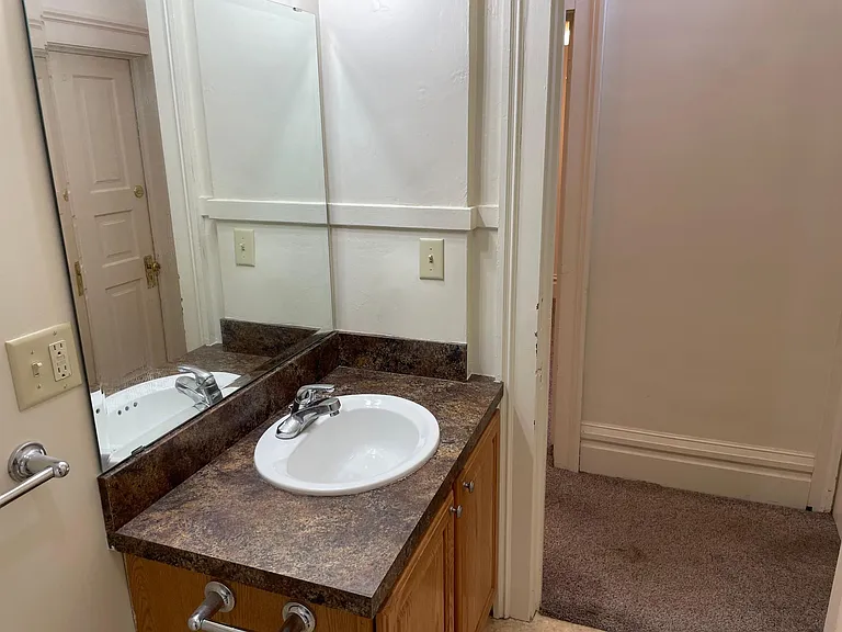 417 Crescent St NE #2 — Photo 19
