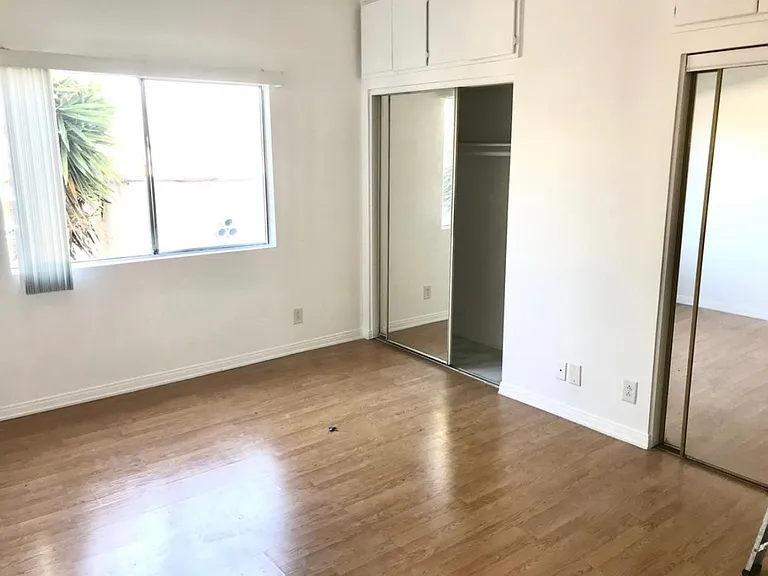 1431 S Shenandoah St #9 — Photo 5