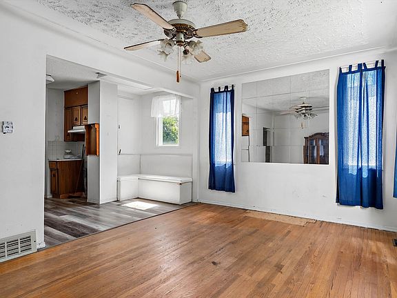 3rd image of 11619 123rd St NW