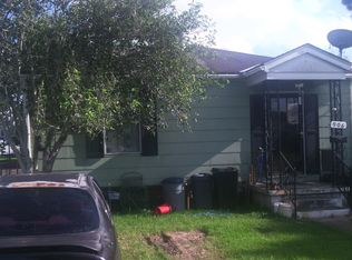 906 20th St, Gretna, LA 70053
