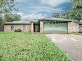 1122 Timberline Dr, Fort Worth, TX 76126