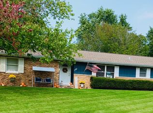 1101 Miller St, Washington, IL 61571
