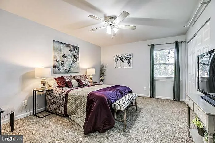 323 Sweet Briar Ct — Photo 21