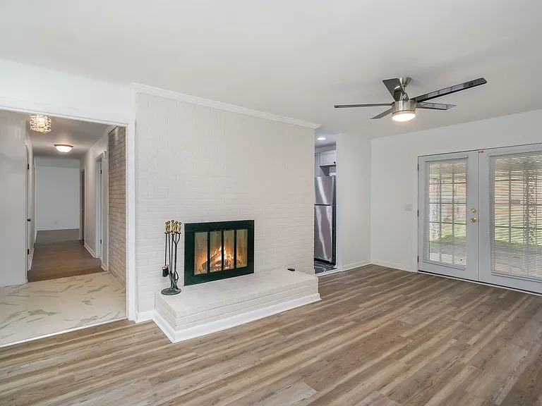 3817 Augusta Dr — Photo 4
