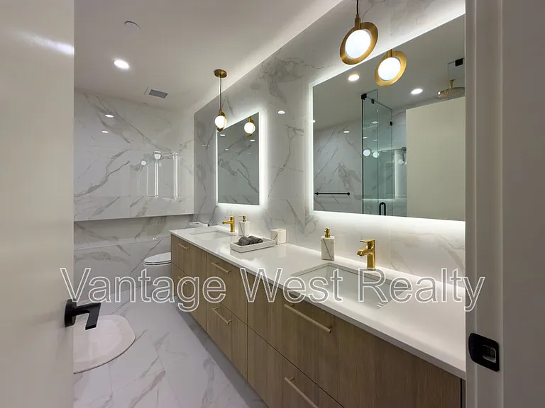3800 Capozzi Rd #806 — Photo 5