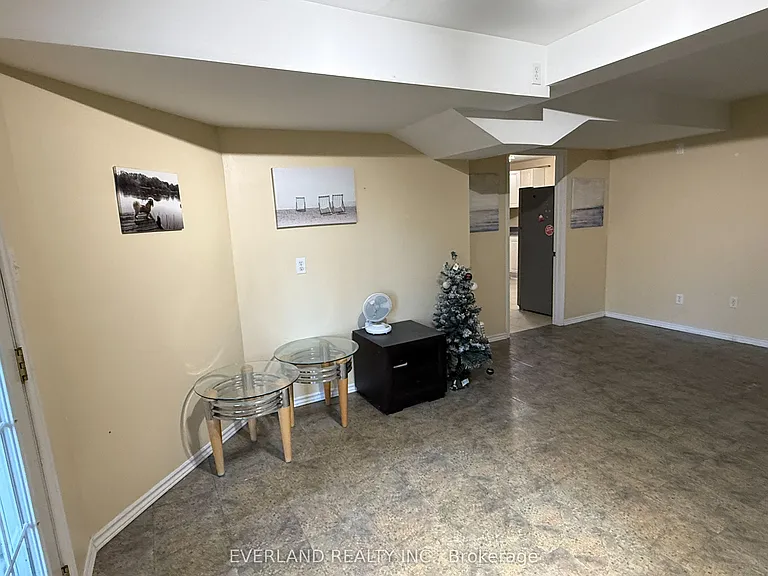 156 Bristol Rd #BASEMENT — Photo 2