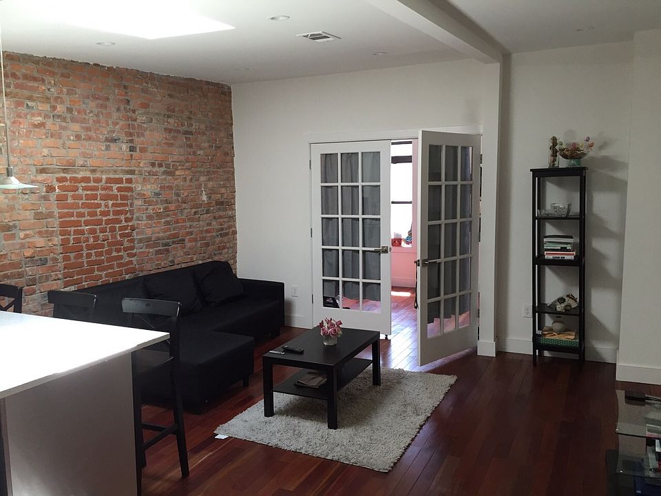 1st image of 243 Bainbridge St #1