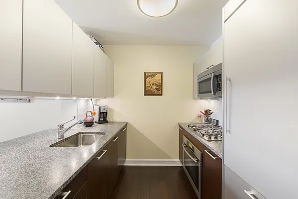Sold by Nest Seekers International | media 7