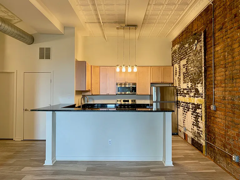 306 S Main St #2A — Photo 8