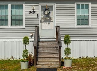 5651 El Rio Grande Dr, Labelle, FL 33935