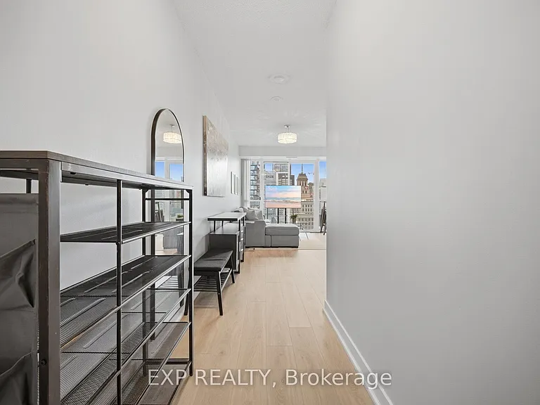 126 Simcoe St #1907 — Photo 7