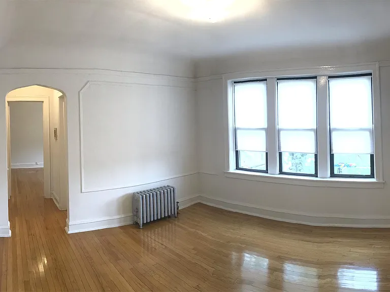 1533 W 83rd St #2 — Photo 4