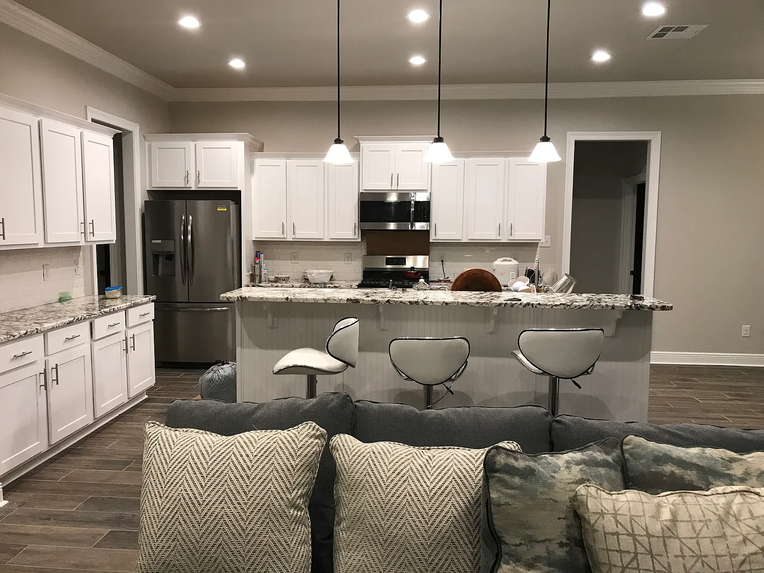 4 bed, 2424 sqft, $3,295 — Photo 4