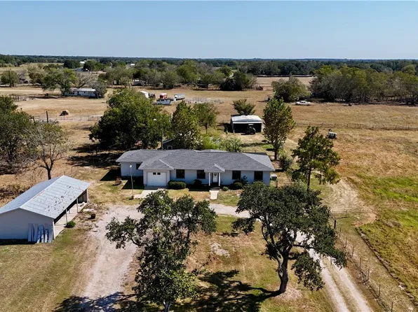 171 Fm 2616, Hallettsville, TX 77964