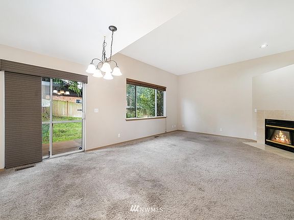 5th image of 1825 88th Dr SE