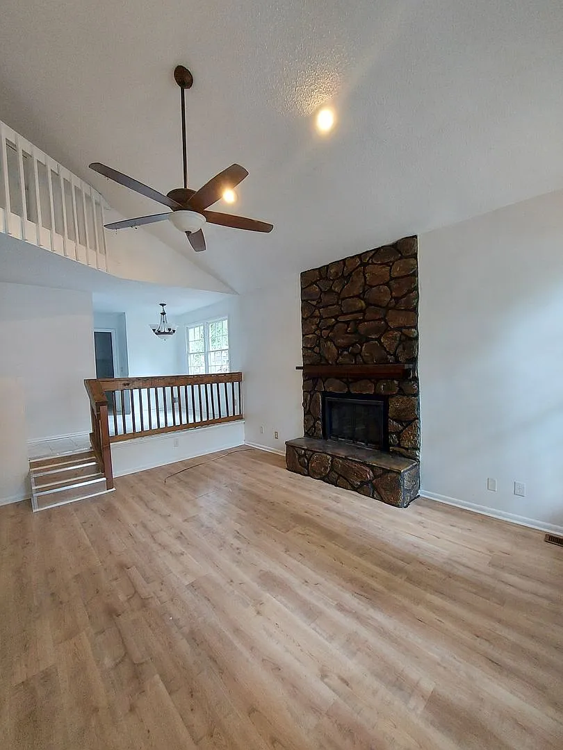 Beautiful 3-Bedroom Home in Convenient Harbison Location! — Photo 4