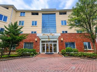 171 Great Neck Road #3B, Great Neck, NY 11021