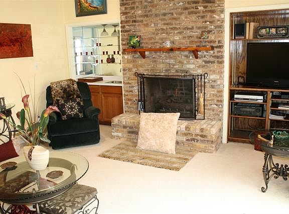 5th image of 2608 Country Lake Dr