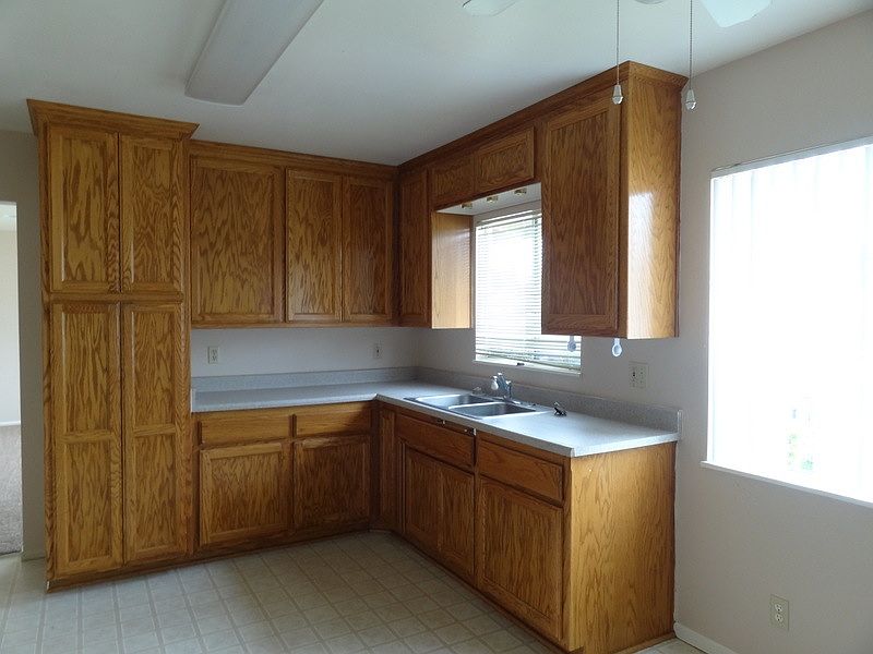 2nd image of 410 N 6th St #A