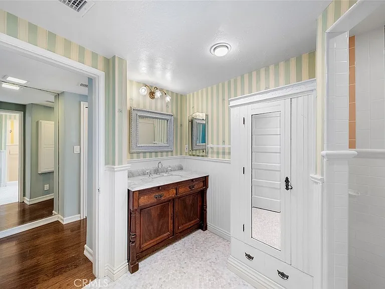 905 Emerald Bay — Photo 32