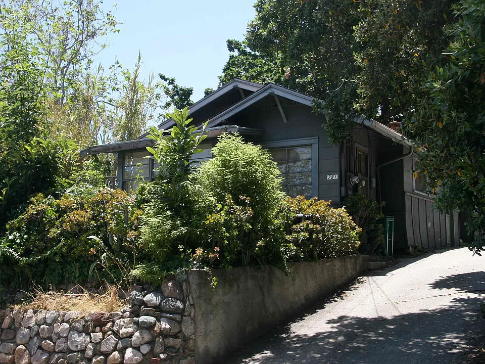 781 California Blvd