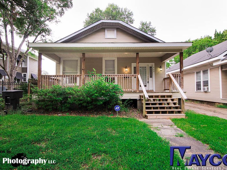 1st image of 909 Elmwood St