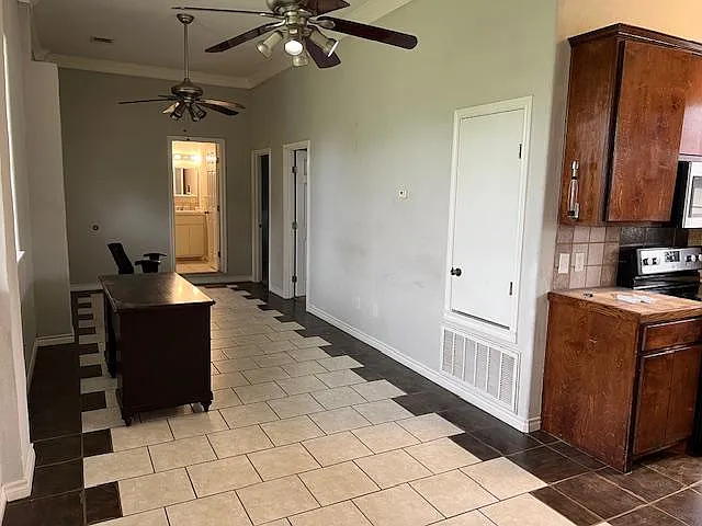 181 Bradford Ln #B — Photo 7
