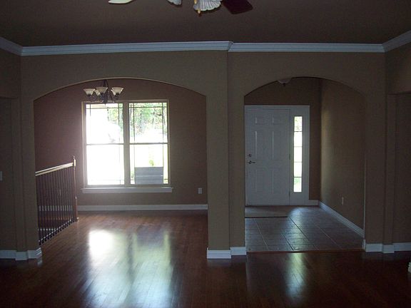 3rd image of 12 S Moors Ln