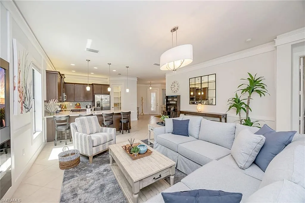 3 bed, 2.0 bath, 1837 sqft, $5,000 — Photo 4