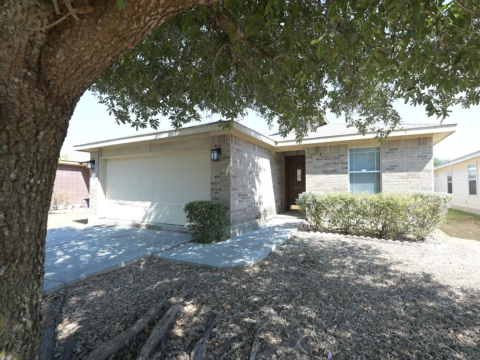 3 bed, 1194 sqft, $1,800 — Photo 1
