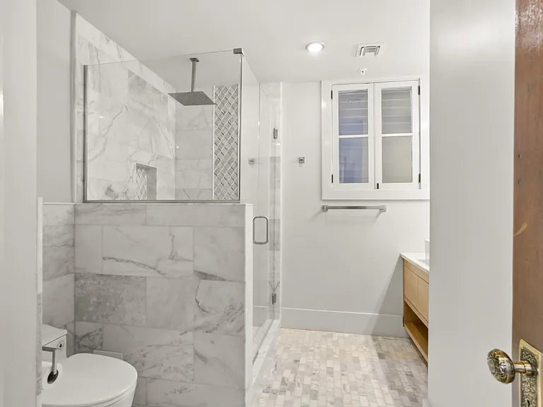 937 Dumaine St #201 — Photo 8