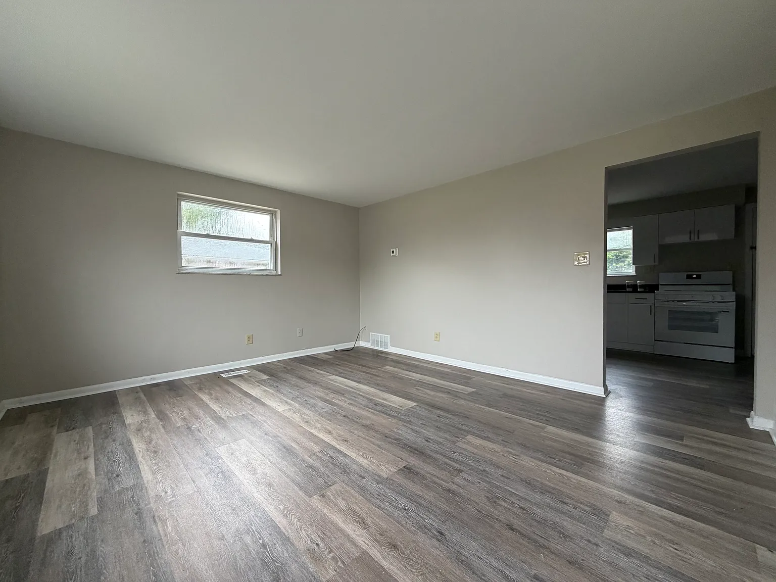 2 bed, $1,200 — Photo 2