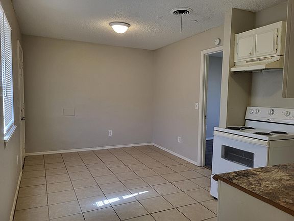 2nd image of 206 N Mississippi St #A