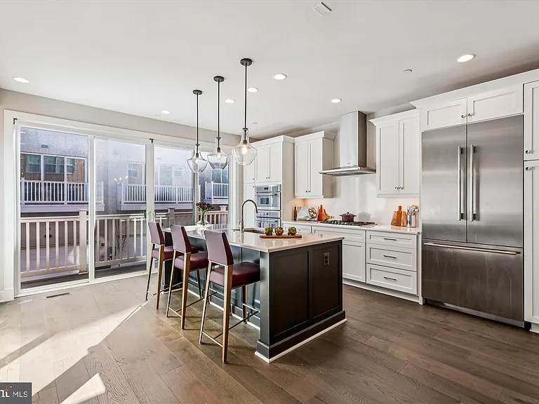 10340 Grosvenor Pl — Photo 10