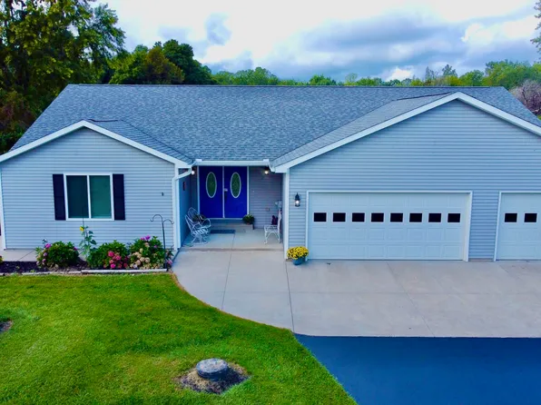 5910 Becht Rd, Coloma, MI 49038