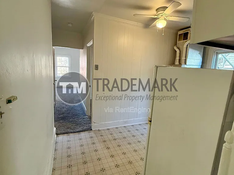 154 E Walnut St #6 — Photo 8