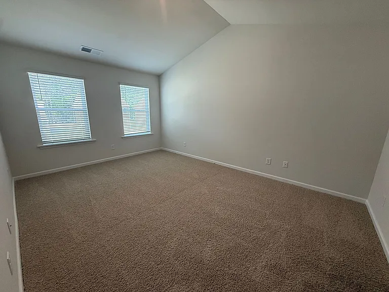 3913 Falcon Ct NW — Photo 9