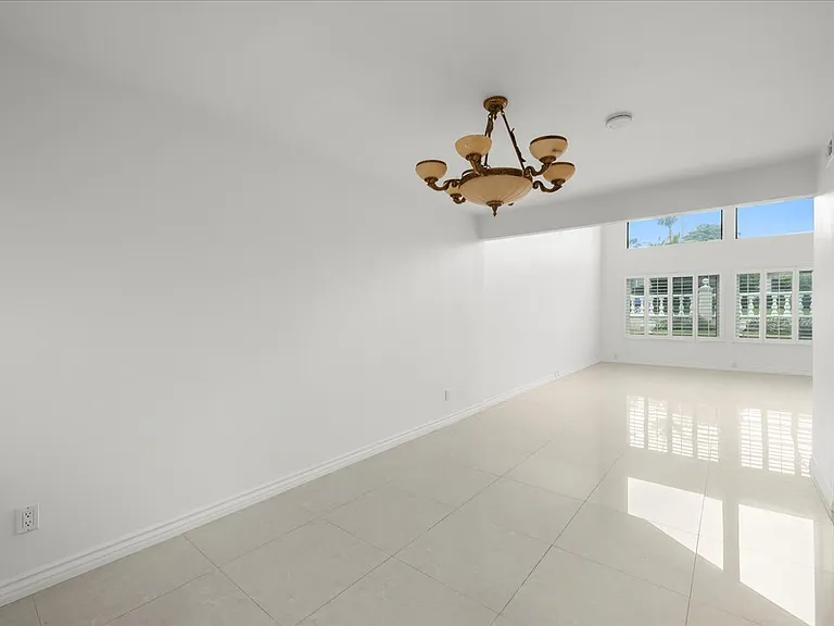 2222 Pier Ave — Photo 42