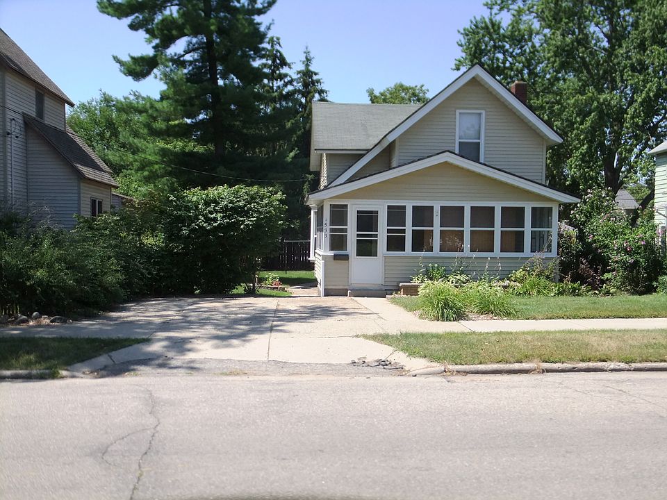 1st image of 1533 College Ave NE